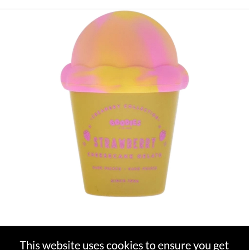 NWOT Strawberry Cheesecake Candle